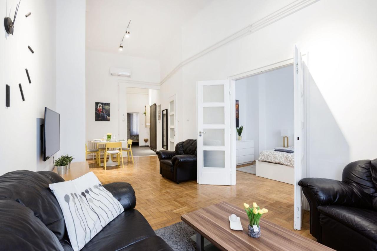 Elegant Apartment In Super Central Location, Budapest